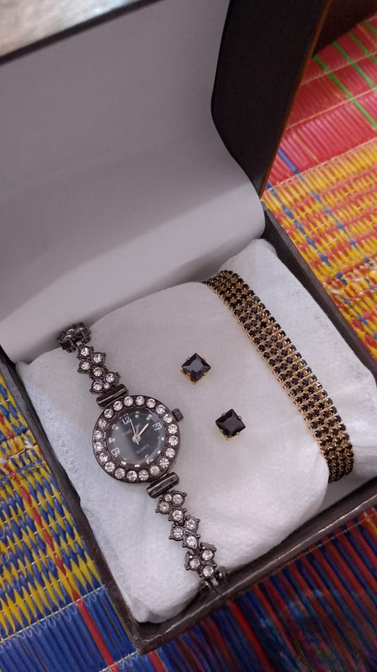 Luxury Crystal Ladies Watch & Jewelry Gift Set – Elegant Bracelet & Stud Earrings